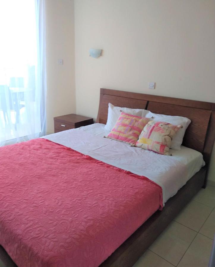 T&E Apartment Larnaca Luaran gambar